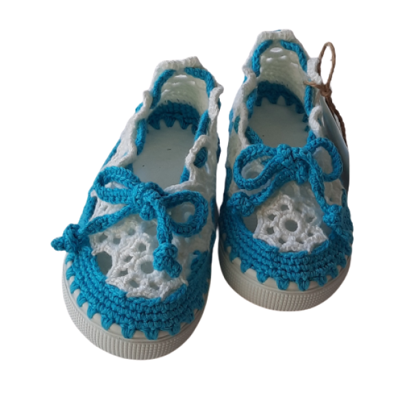 Beyaz Ve Mavi Motifli Çocuk Ayakkabısı